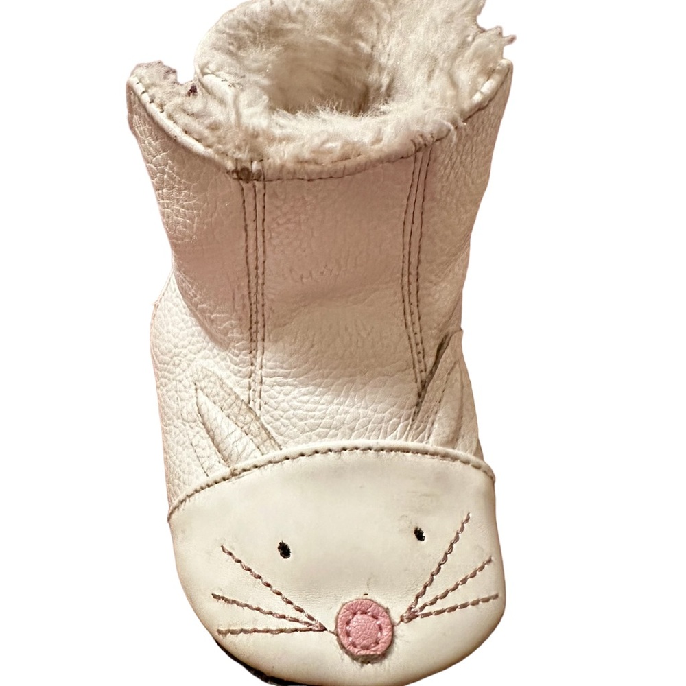 Jack & Lily white fleece lined bunny boots w/ rubber sole. 18-24m, 6.5. - Picture 4 of 12